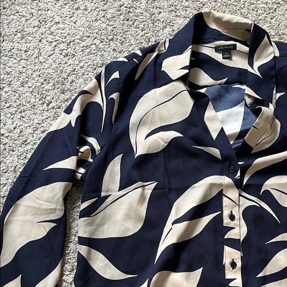 BUNDLE - Ann Taylor Navy Plaid (L) and Abstract Leaf Print (XL) Career Blouses - Picture 5 of 13